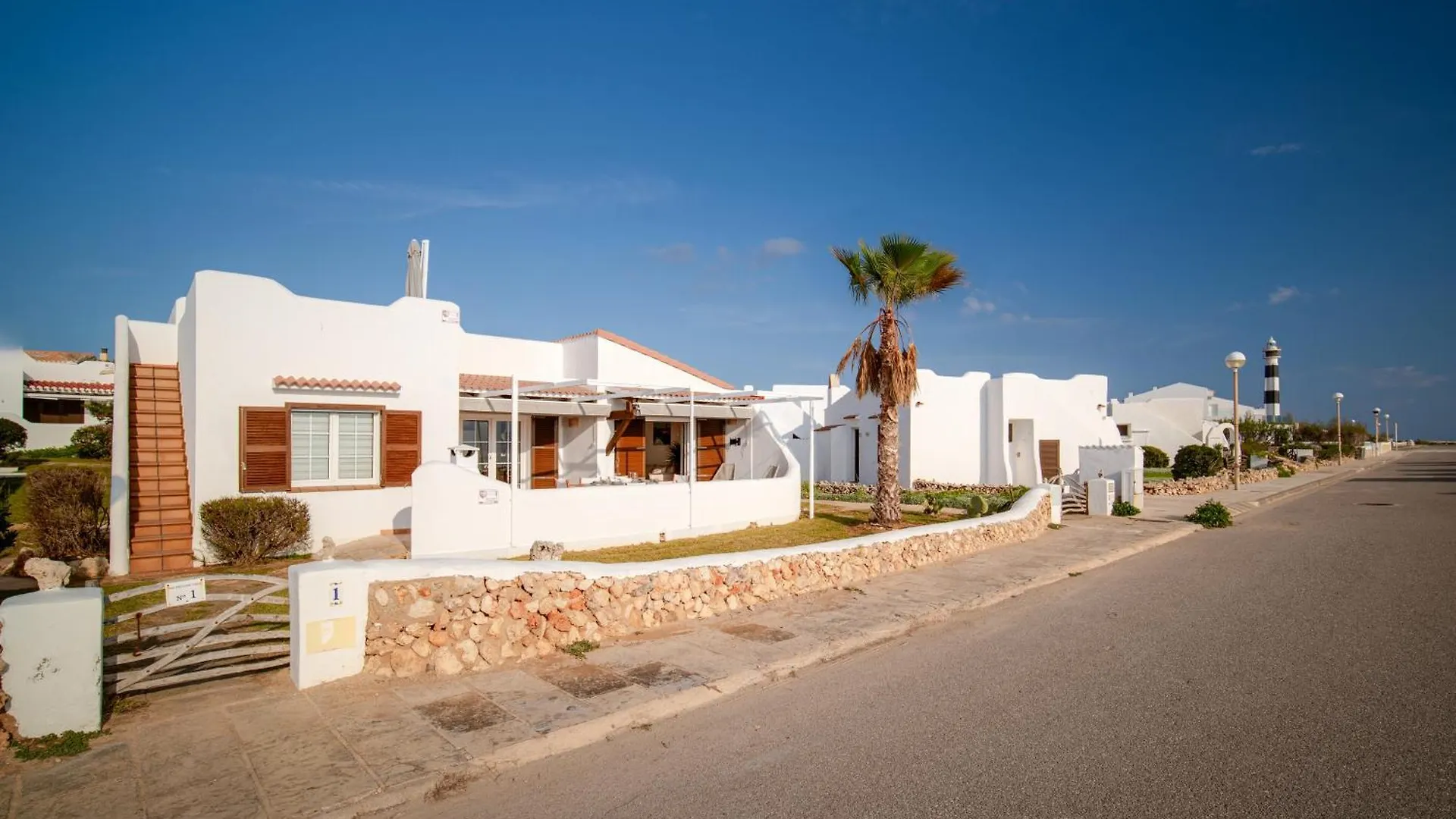Can Peix - Relax Y Atardeceres Unicos Junto Al Mar Cala'N Bosch  Cala'N Bosch (Menorca)